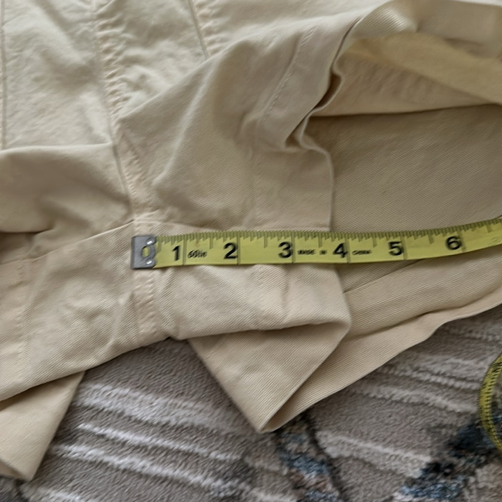 A new day • high waisted yellow shorts - Picture 5 of 8